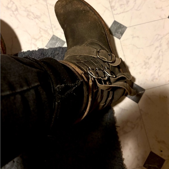 ‘Frye Veronica Strappy Triple Buckle Rustic Distressed Short Suede Boots Size 9’ - Picture 5 of 16